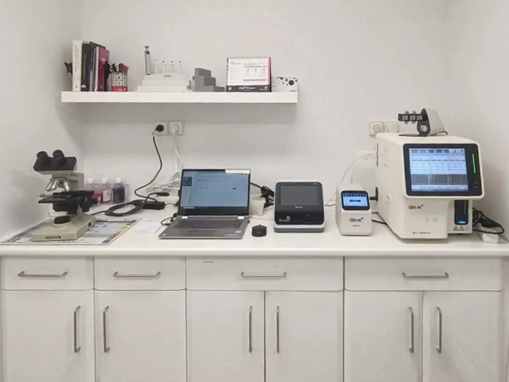 Laboratori intern de la clínica